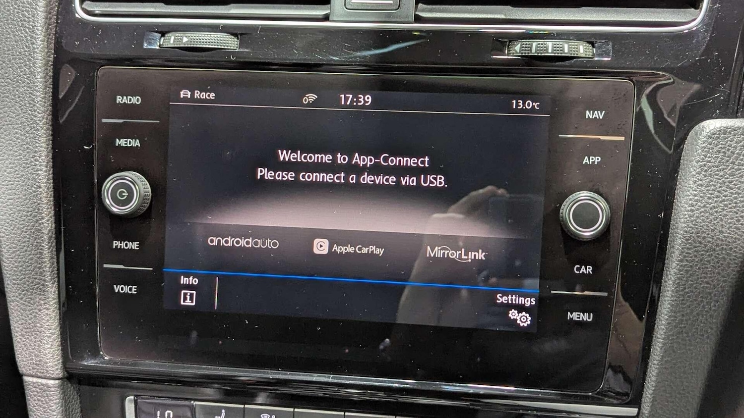 Used Volkswagen Golf 2017 for sale - 77039687: Photo 40