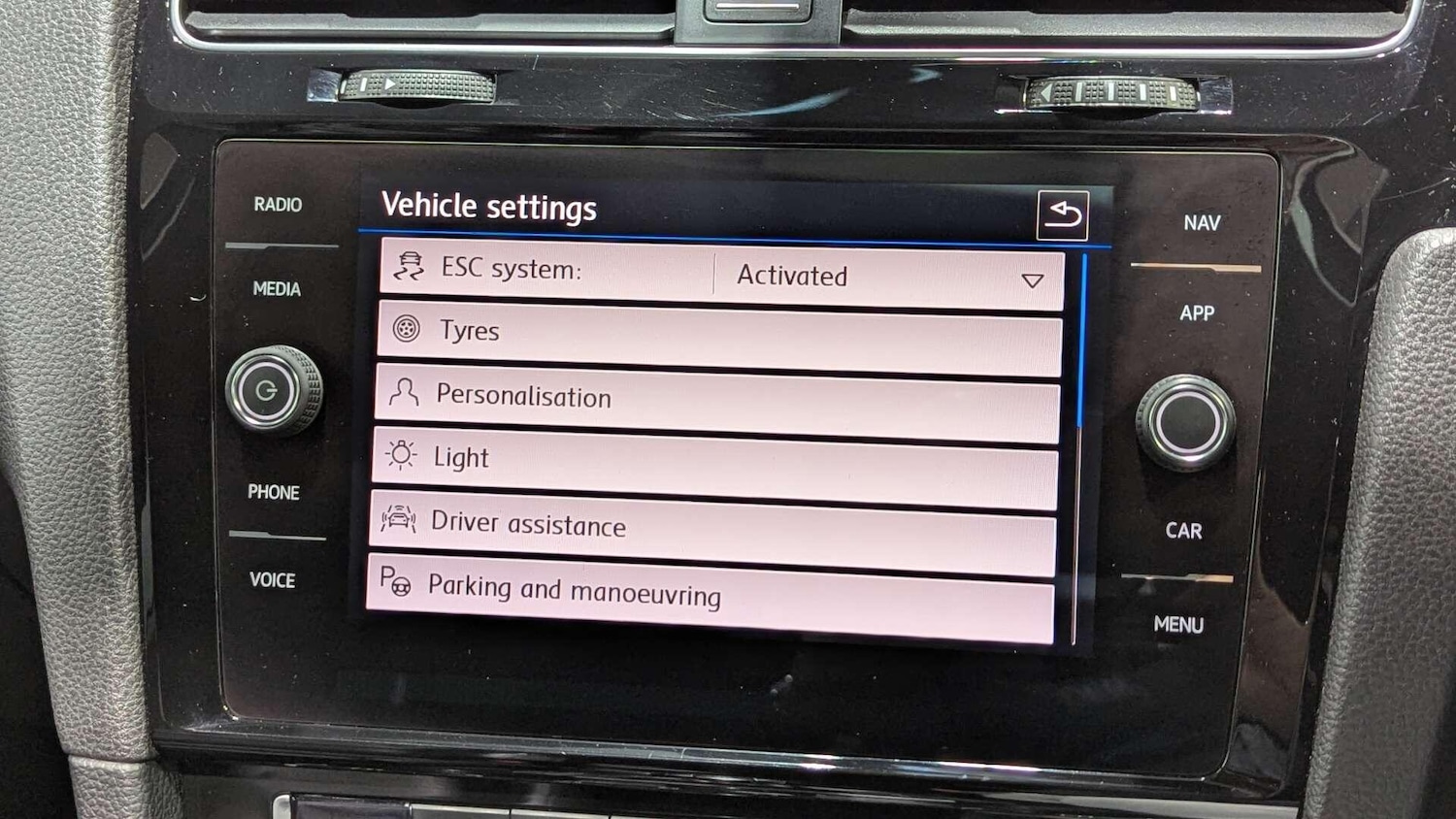 Used Volkswagen Golf 2017 for sale - 77039687: Photo 42