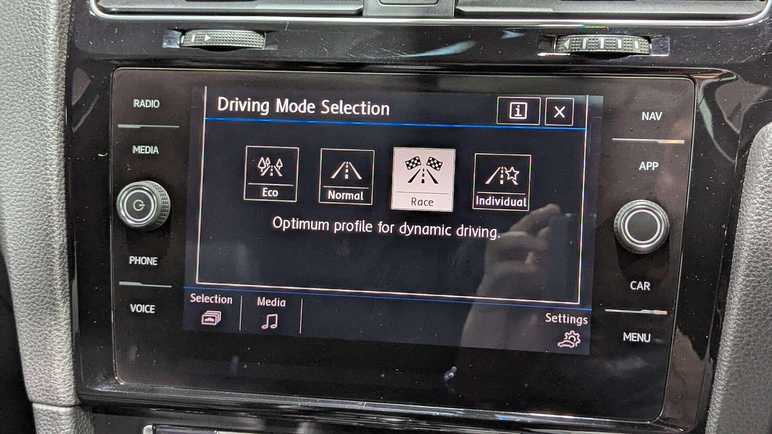 Used Volkswagen Golf 2017 for sale - 77039687: Photo 44