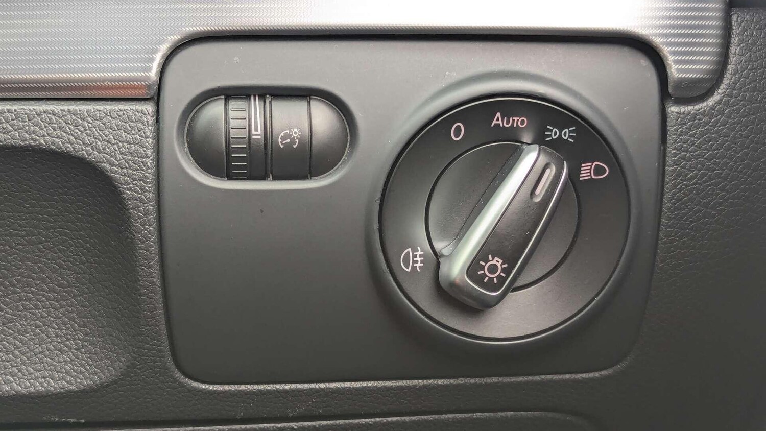 Used Volkswagen Golf 2012 for sale - 77839874: Photo 38