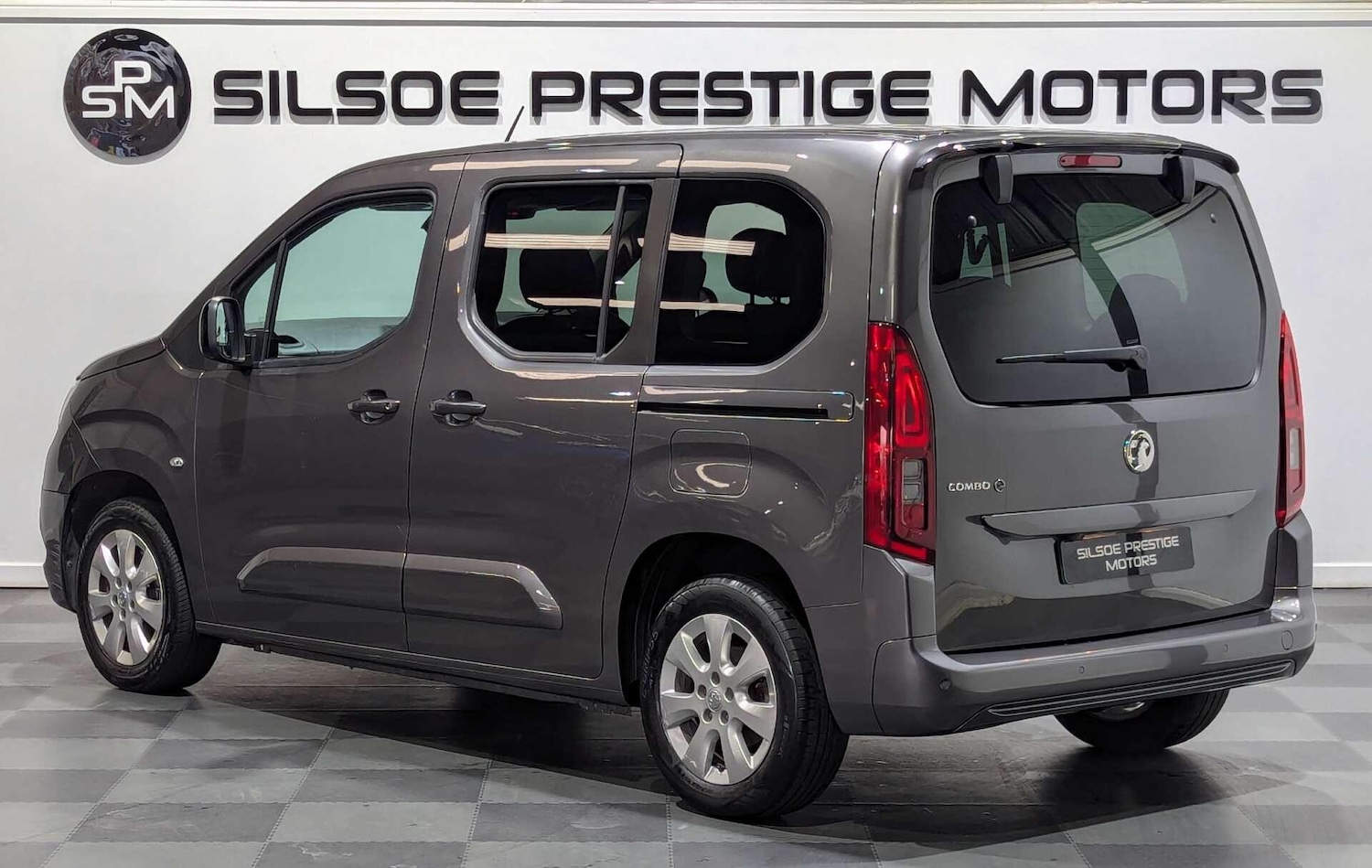 Used Vauxhall Combo Life 2021 for sale - 77838651: Photo 2