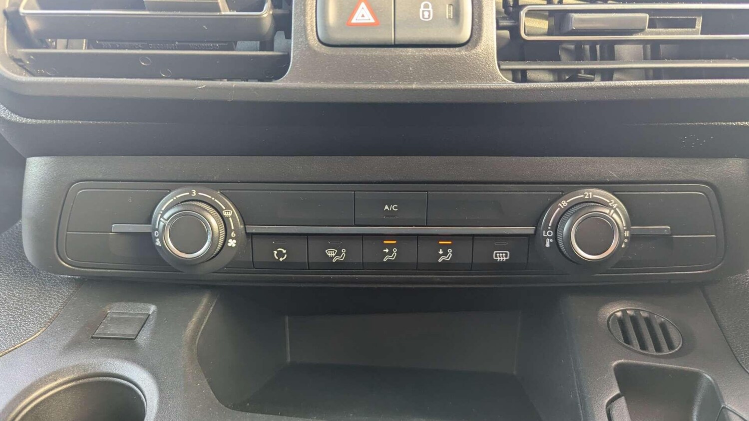 Used Vauxhall Combo Life 2021 for sale - 77838651: Photo 31