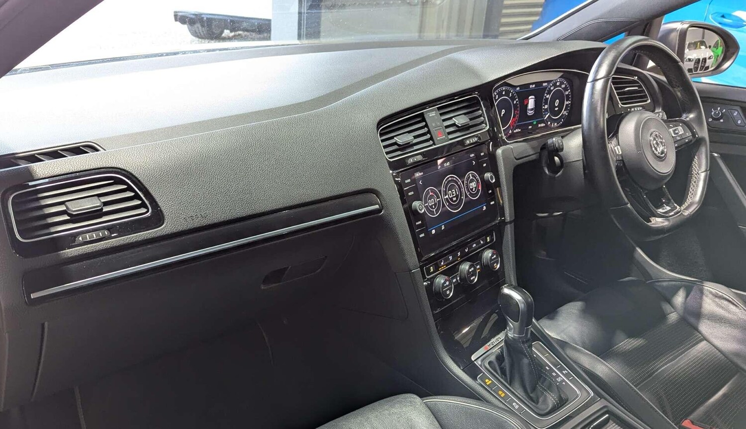 Used Volkswagen Golf 2017 for sale - 77574399: Photo 24