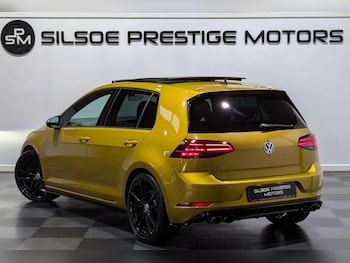 Used Volkswagen Golf 2017 for sale - 77574399: Photo