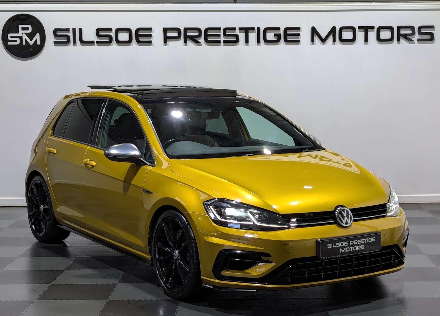 Used Volkswagen Golf 2017 for sale - 77574399: Photo 3