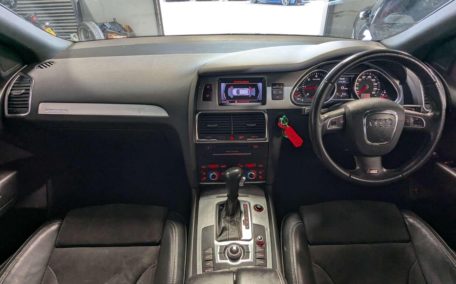 Used Audi Q7 2010 for sale - 78058388: Photo 28