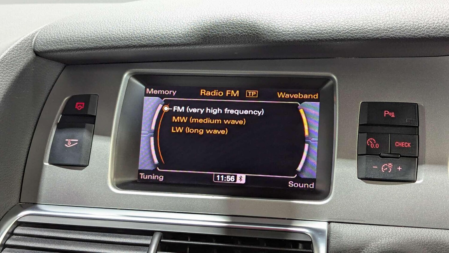 Used Audi Q7 2010 for sale - 78058388: Photo 38