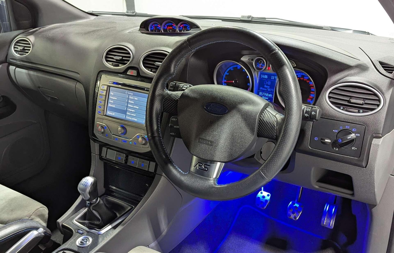 Used Ford Focus 2010 for sale - 77040683: Photo 23