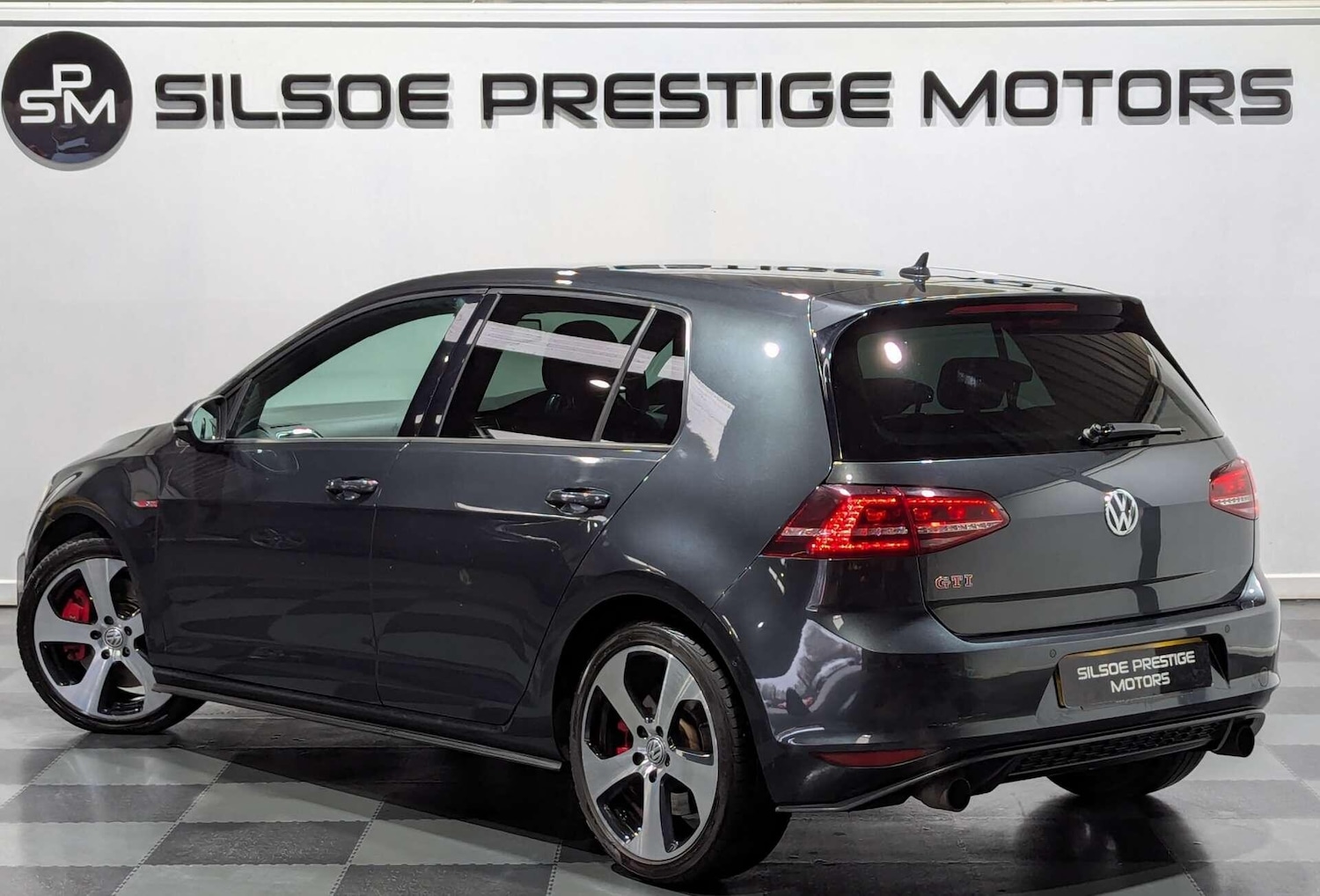 Used Volkswagen Golf 2016 for sale - 77386880: Photo 2