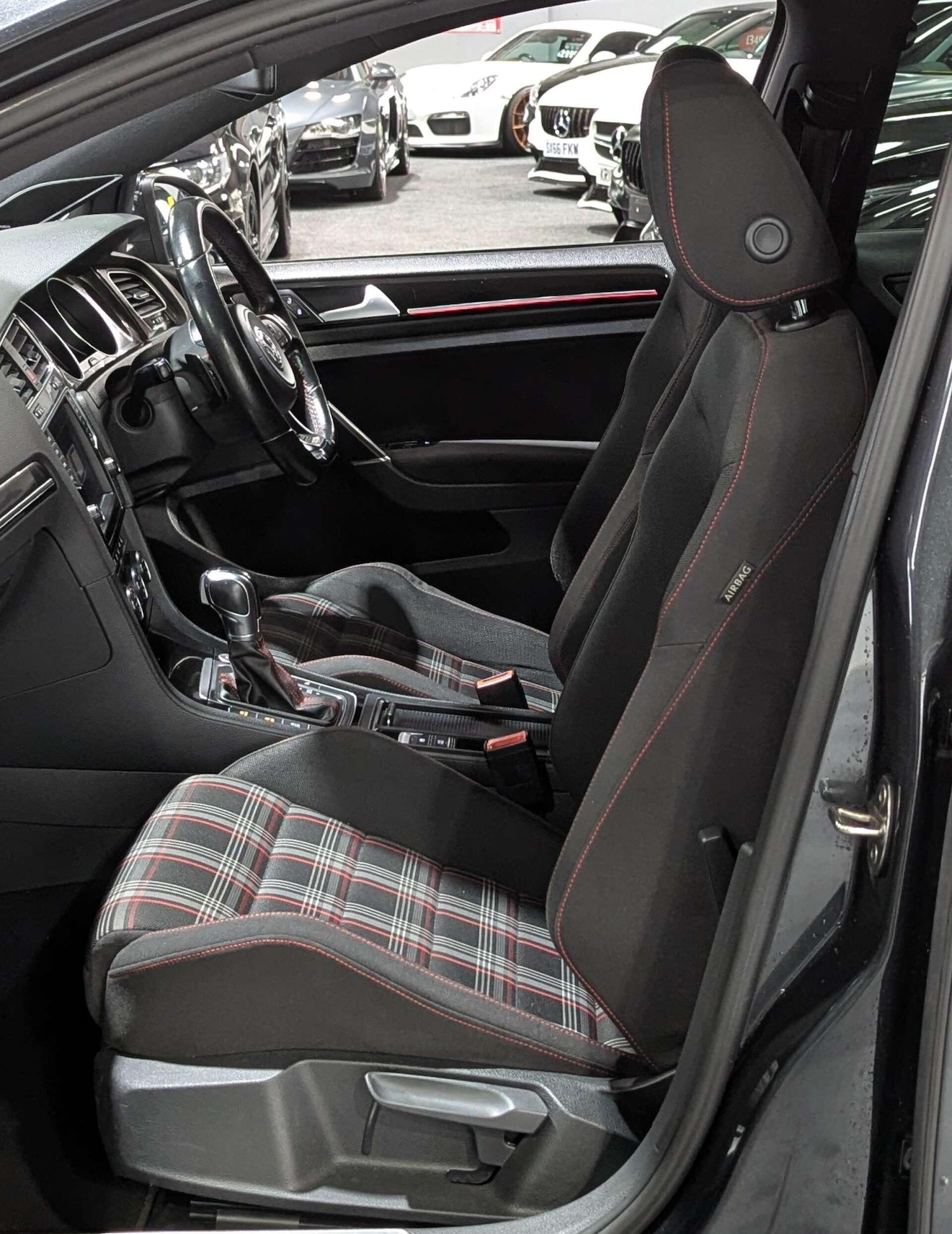 Used Volkswagen Golf 2016 for sale - 77386880: Photo 21