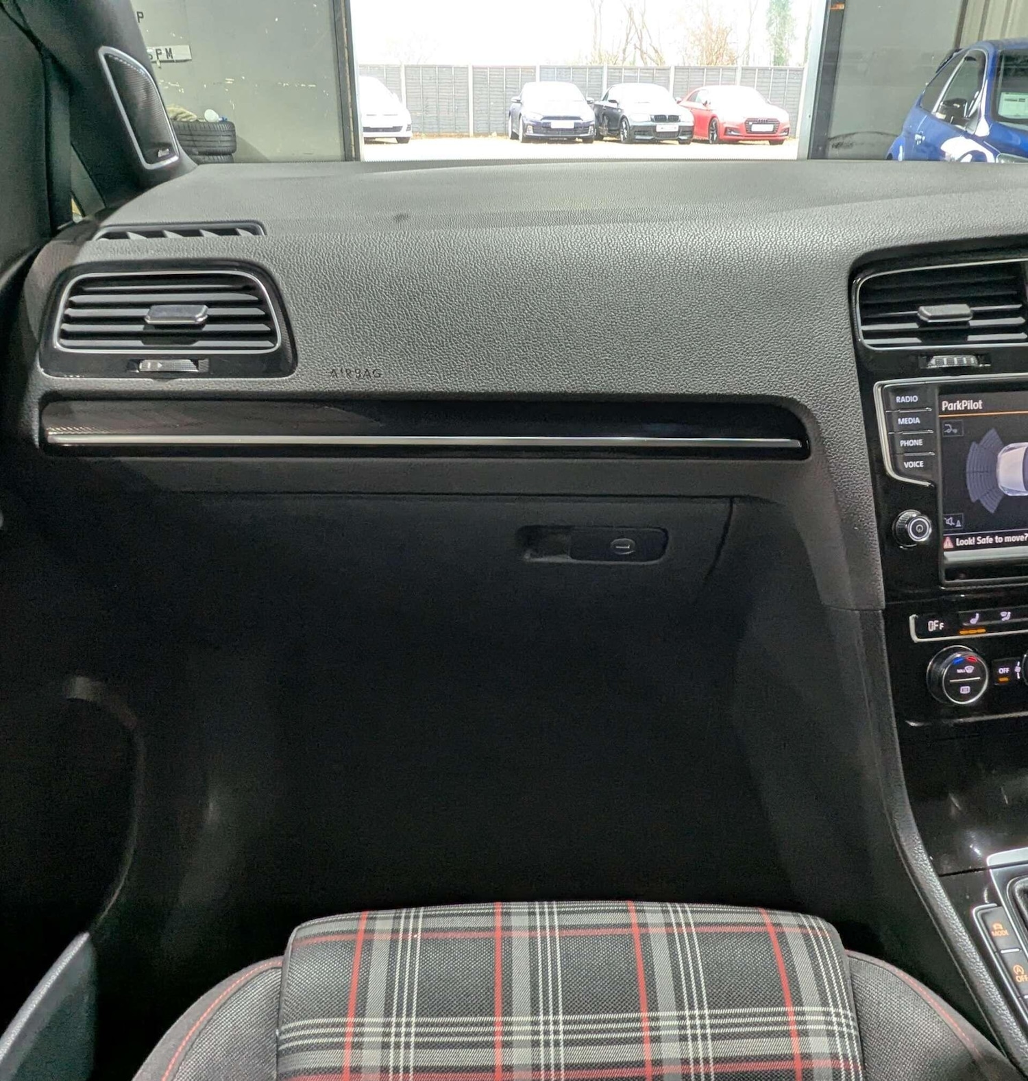 Used Volkswagen Golf 2016 for sale - 77386880: Photo 27