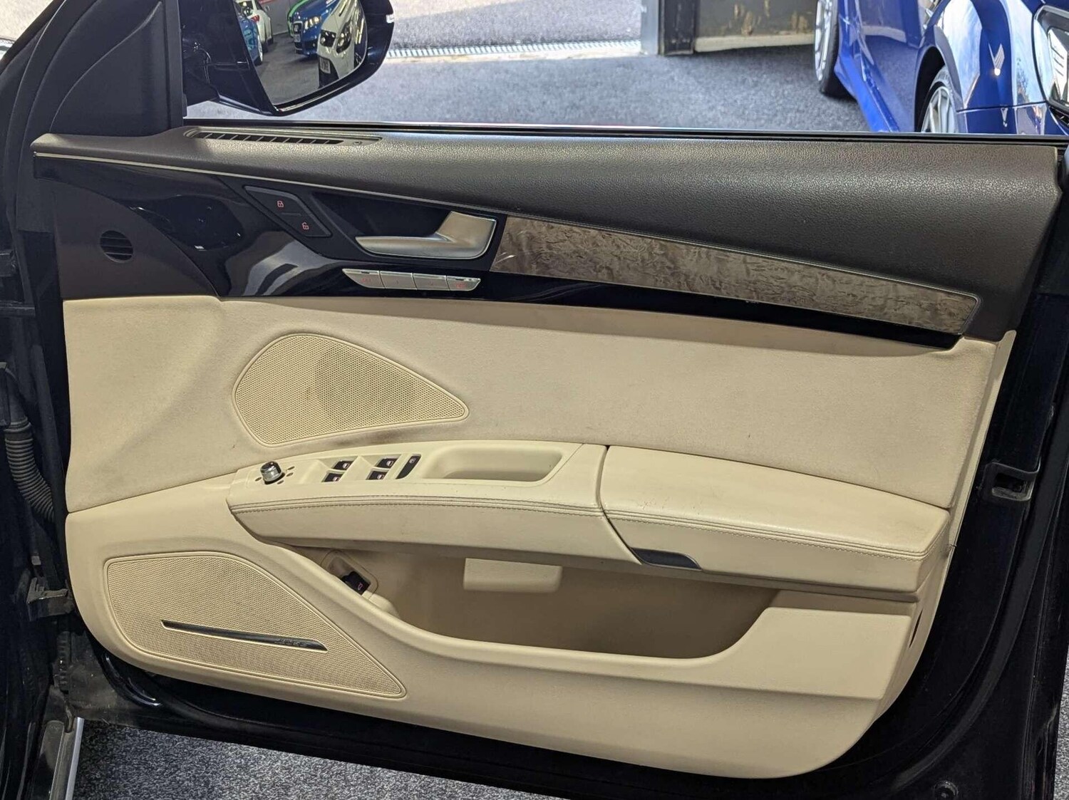 Used Audi A8 2011 for sale - 77723270: Photo 15