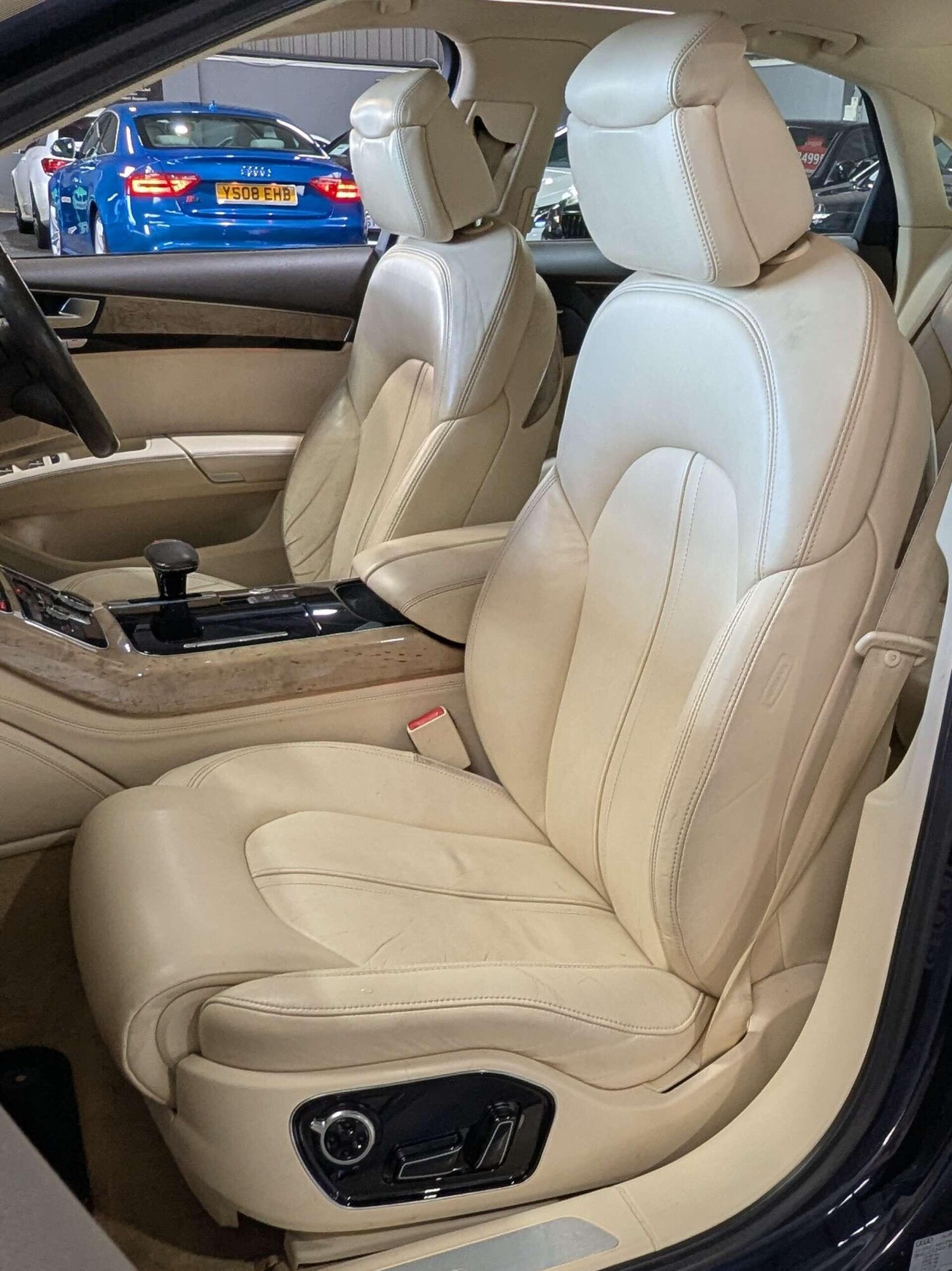 Used Audi A8 2011 for sale - 77723270: Photo 23