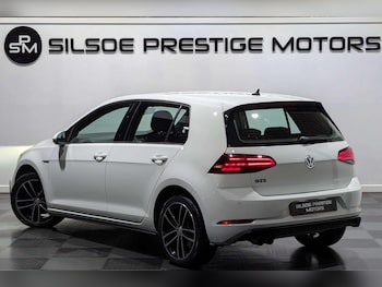 Used Volkswagen Golf 2018 for sale - 77057166: Photo