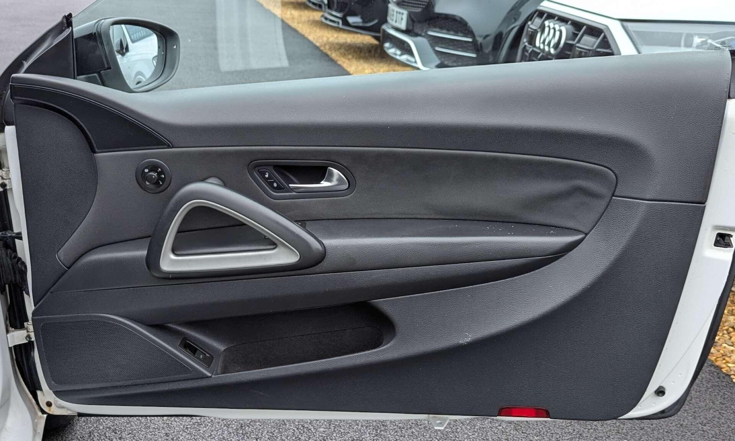 Used Volkswagen Scirocco 2011 for sale - 77202738: Photo 10