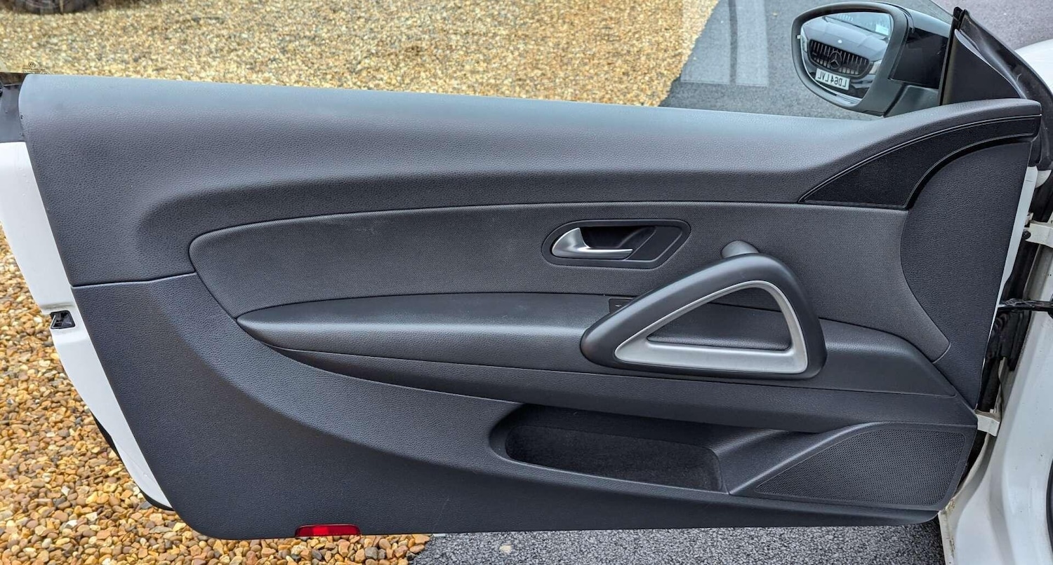 Used Volkswagen Scirocco 2011 for sale - 77202738: Photo 15