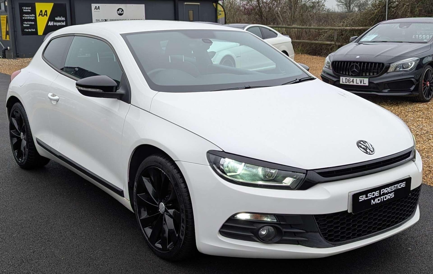 Used Volkswagen Scirocco 2011 for sale - 77202738: Photo 2