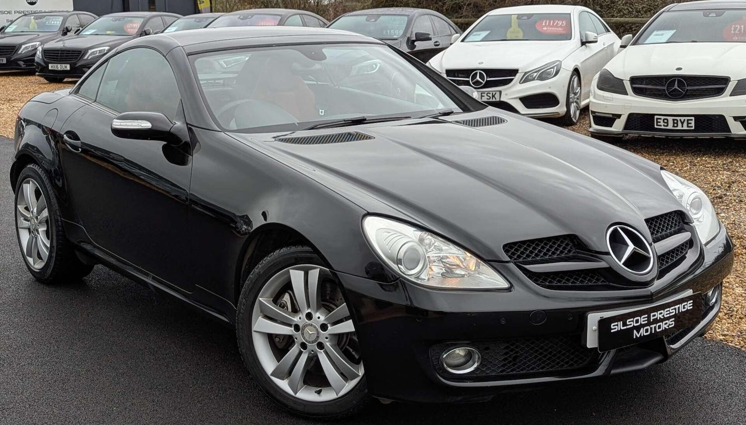 Used Mercedes-Benz SLK 2010 for sale - 76886456: Photo 1