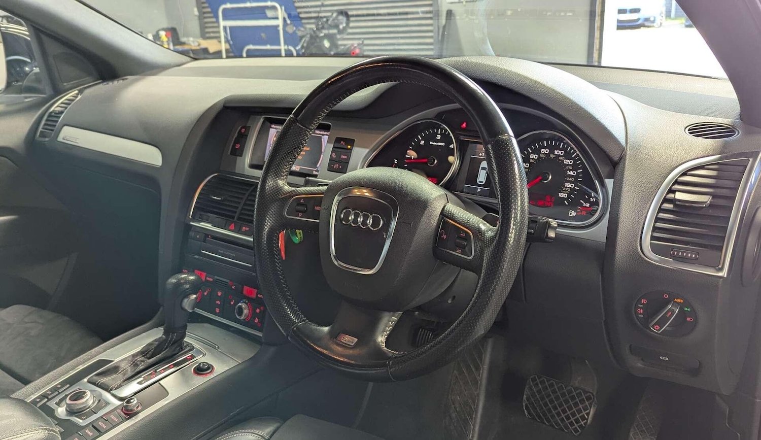 Used Audi Q7 2010 for sale - 78204349: Photo 18