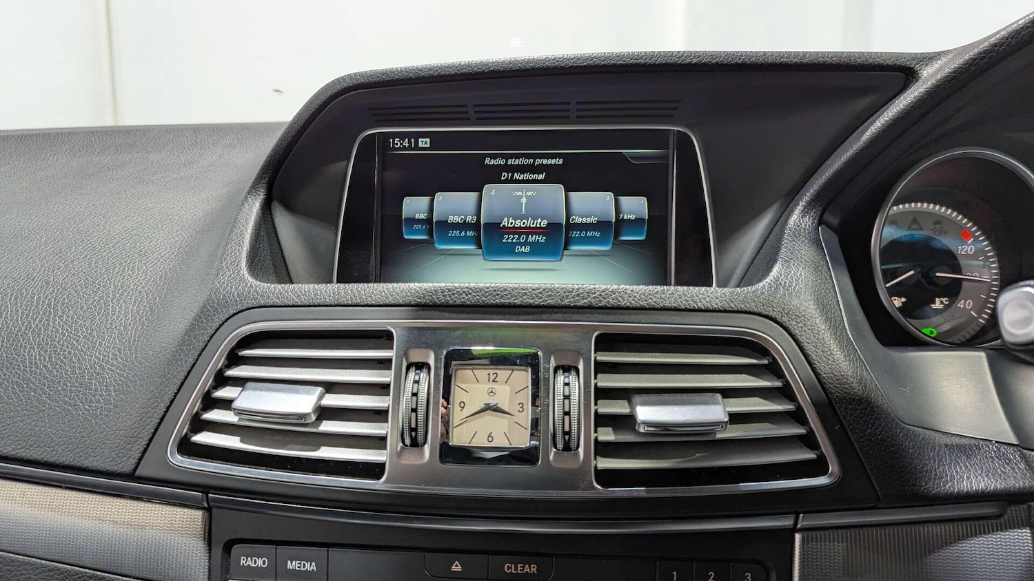 Used Mercedes-Benz E Class 2015 for sale - 78203702: Photo 32