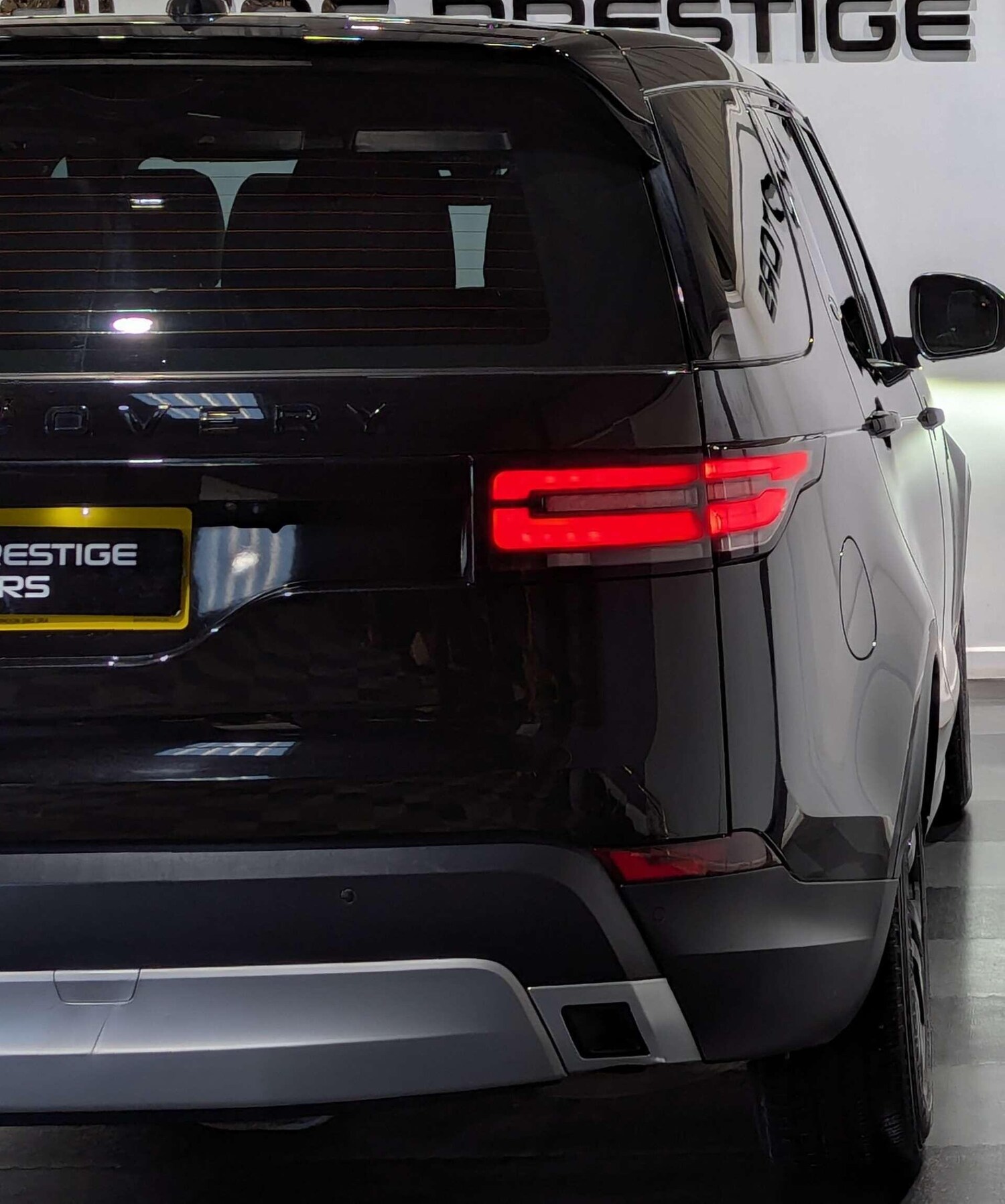 Used Land Rover Discovery 2017 for sale - 76731103: Photo 12