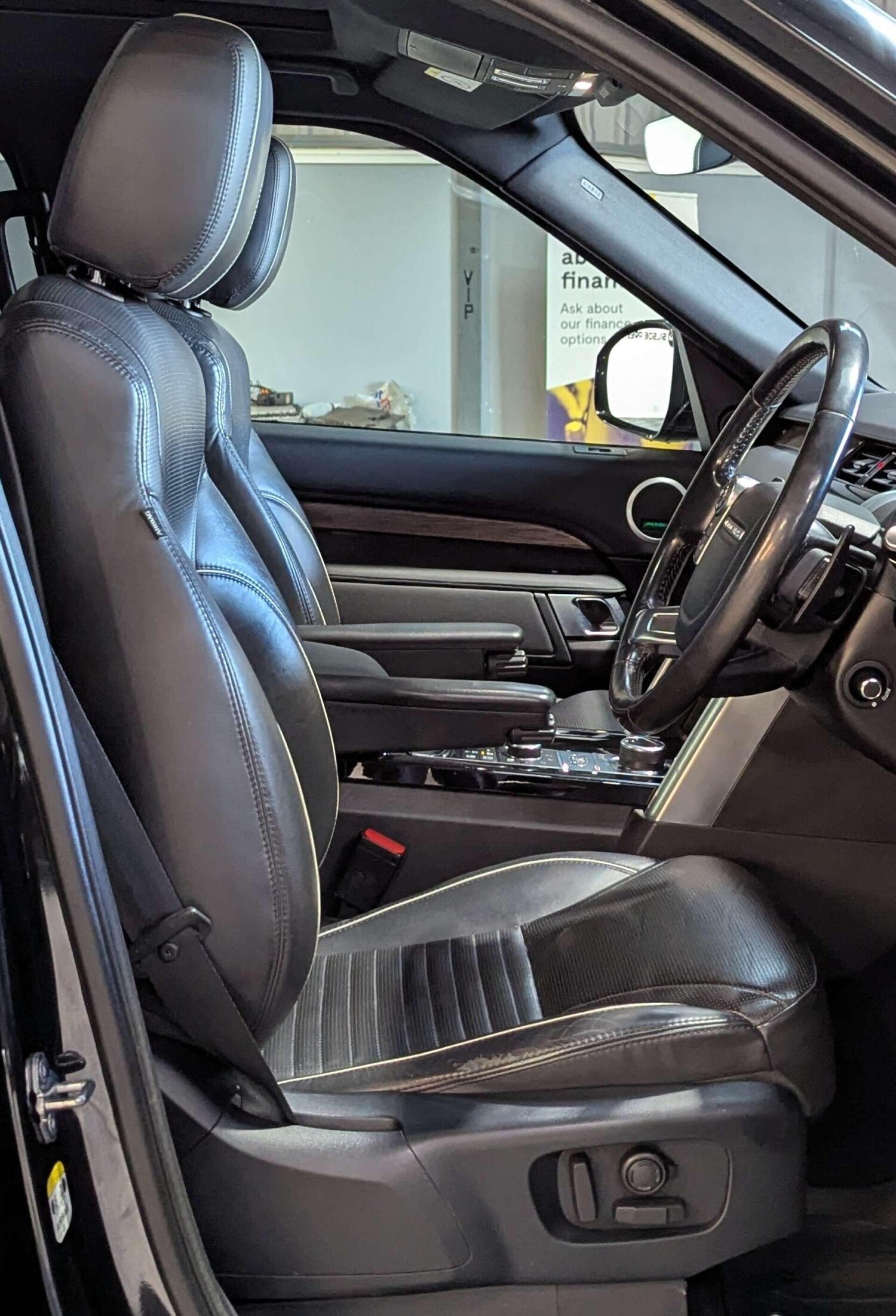 Used Land Rover Discovery 2017 for sale - 76731103: Photo 19