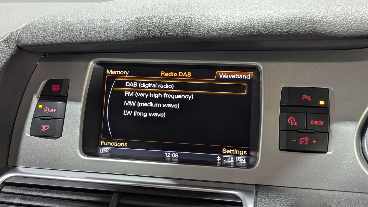 Used Audi Q7 2014 for sale - 76936075: Photo 54