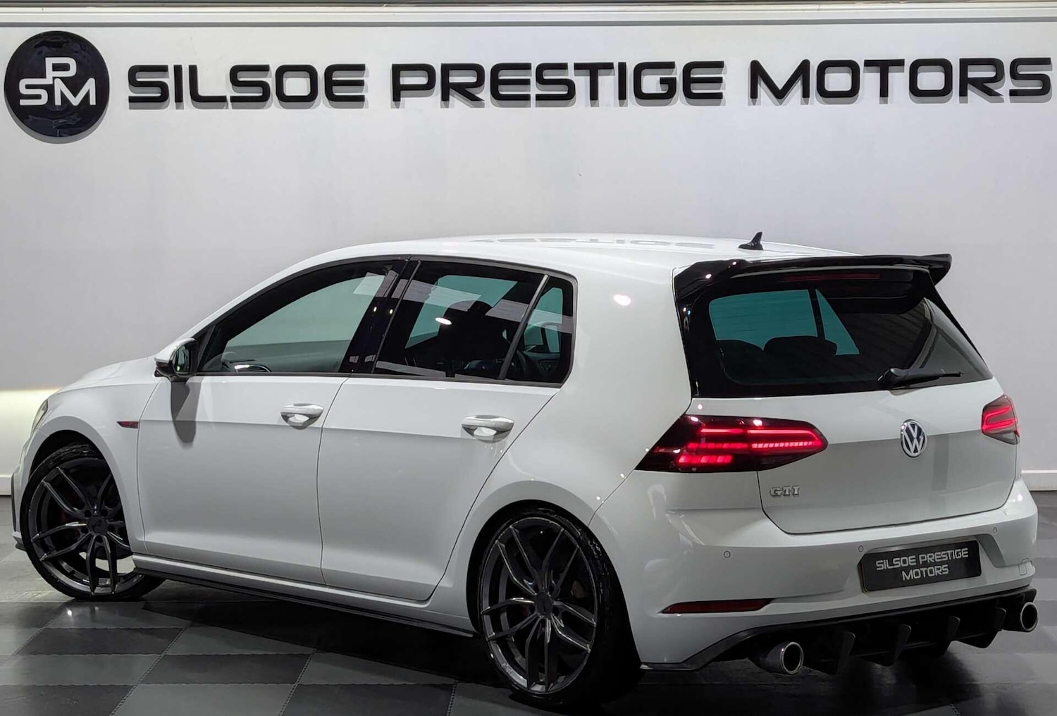 Used Volkswagen Golf 2018 for sale - 77039869: Photo 2