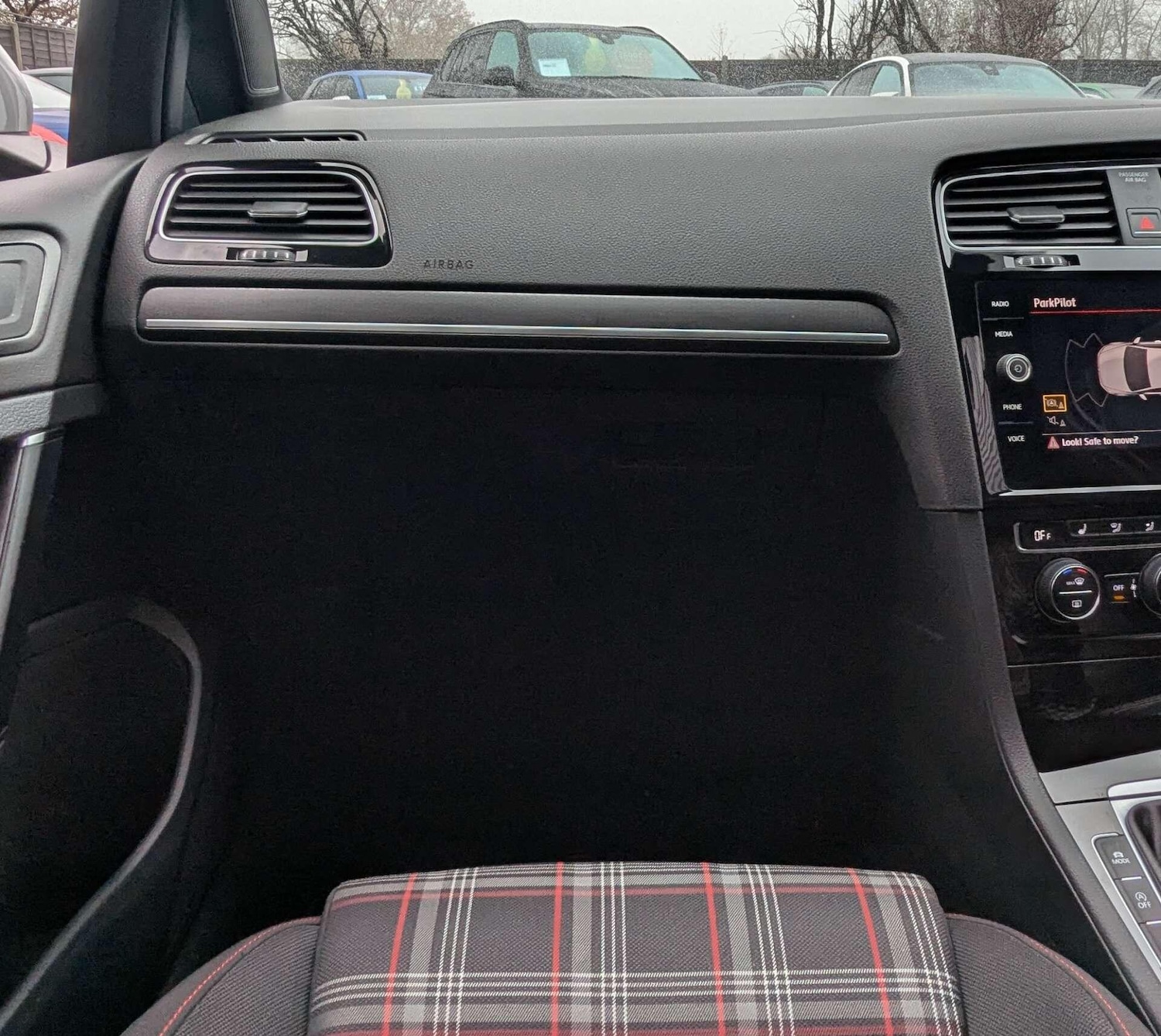 Used Volkswagen Golf 2018 for sale - 77039869: Photo 28