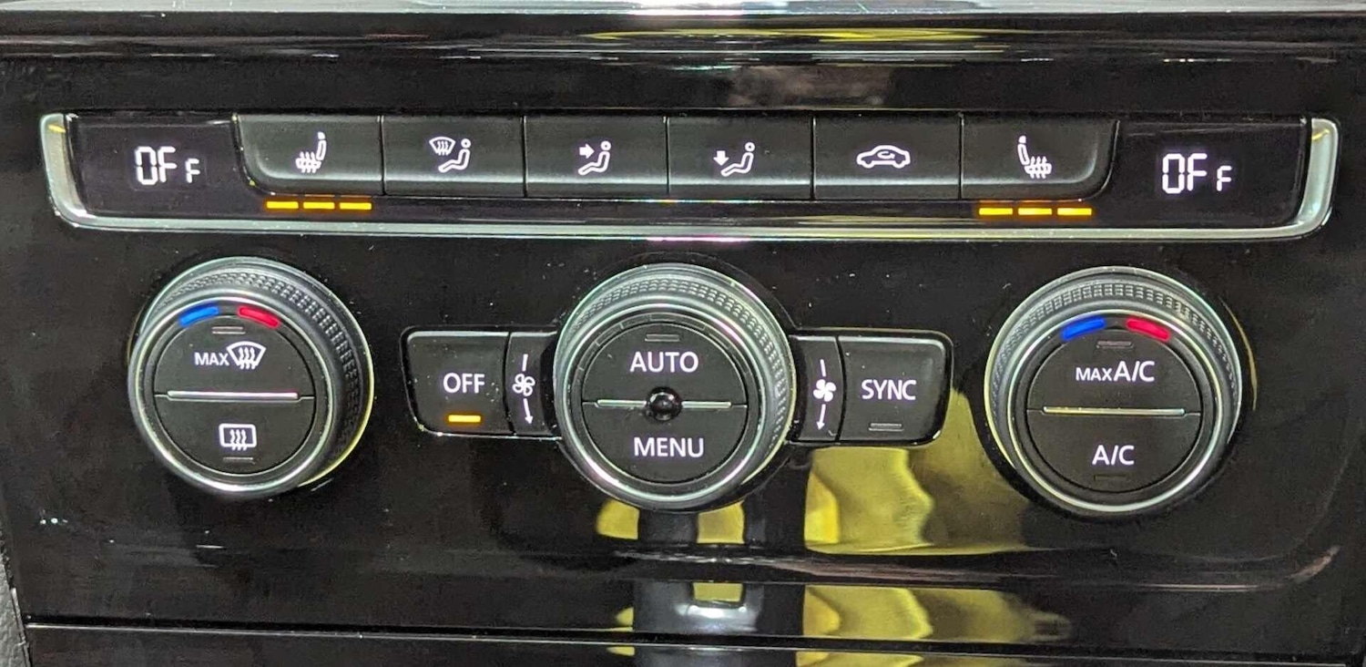 Used Volkswagen Golf 2018 for sale - 77039869: Photo 34