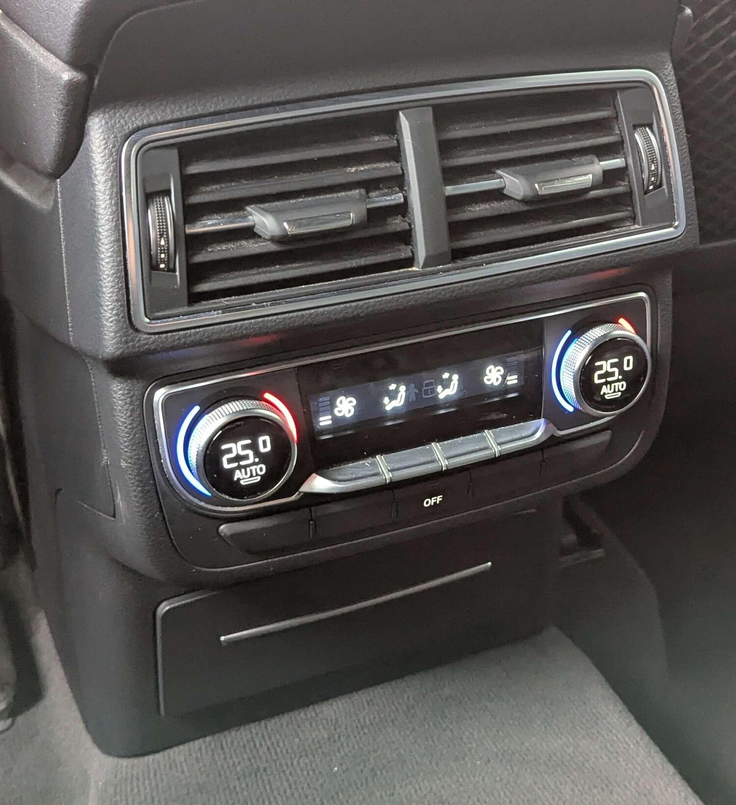 Used Audi Q7 2015 for sale - 77977876: Photo 27