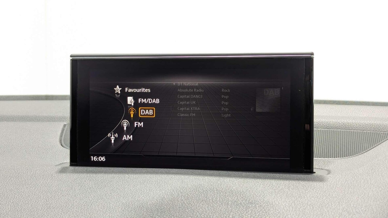 Used Audi Q7 2015 for sale - 77977876: Photo 46