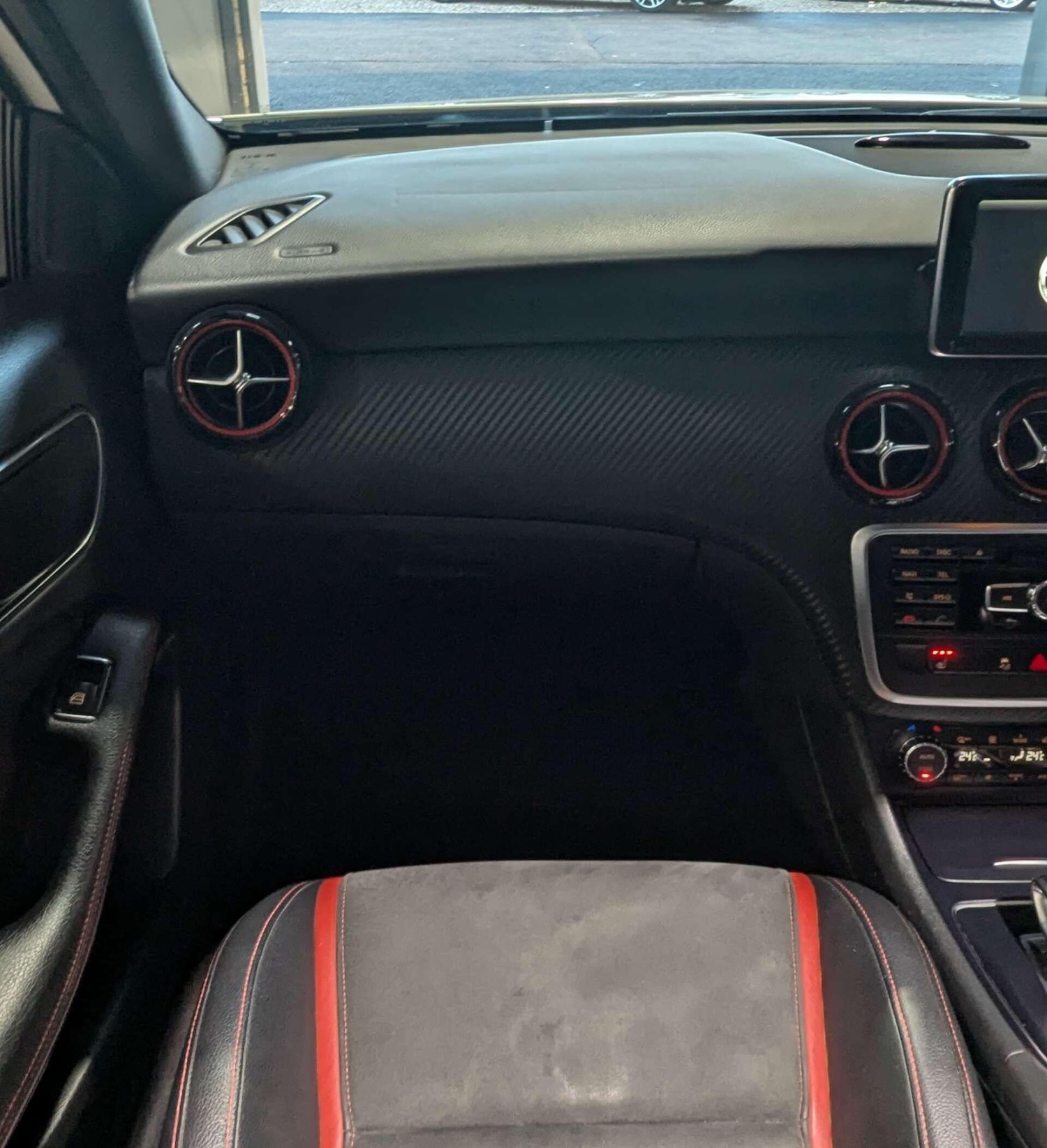 Used Mercedes-Benz A-Class 2015 for sale - 77040421: Photo 27