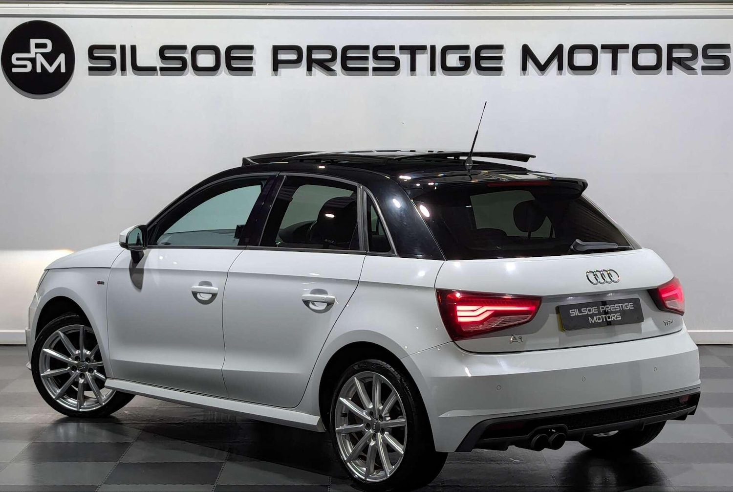 Used Audi A1 2015 for sale - 76926730: Photo 2