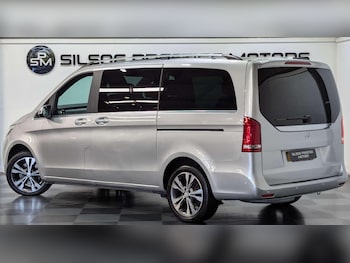 Used Mercedes-Benz V-Class 2017 for sale - 78334931: Photo