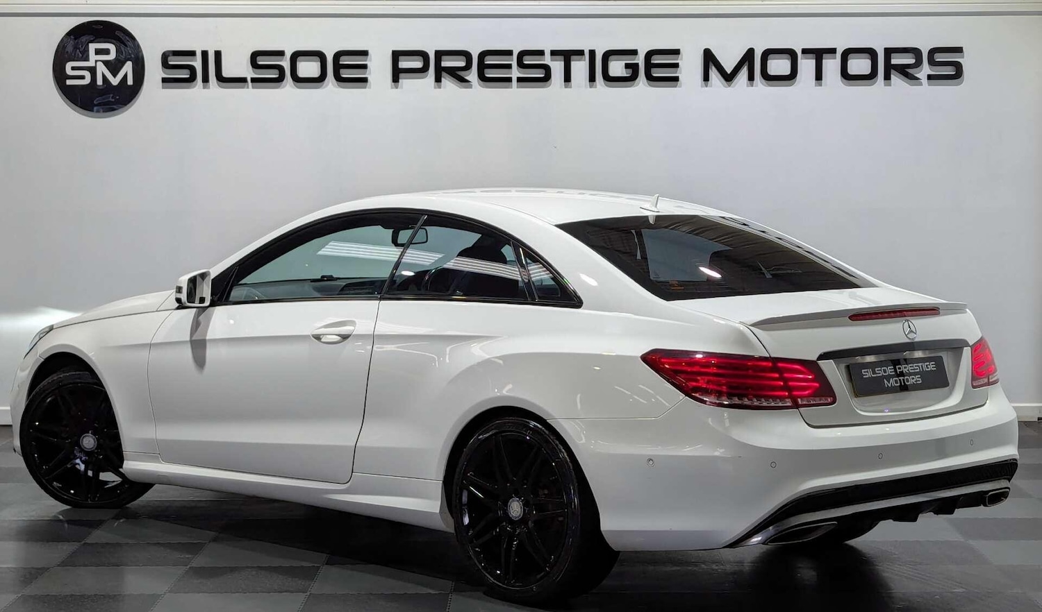 Used Mercedes-Benz E Class 2014 for sale - 77573811: Photo 2