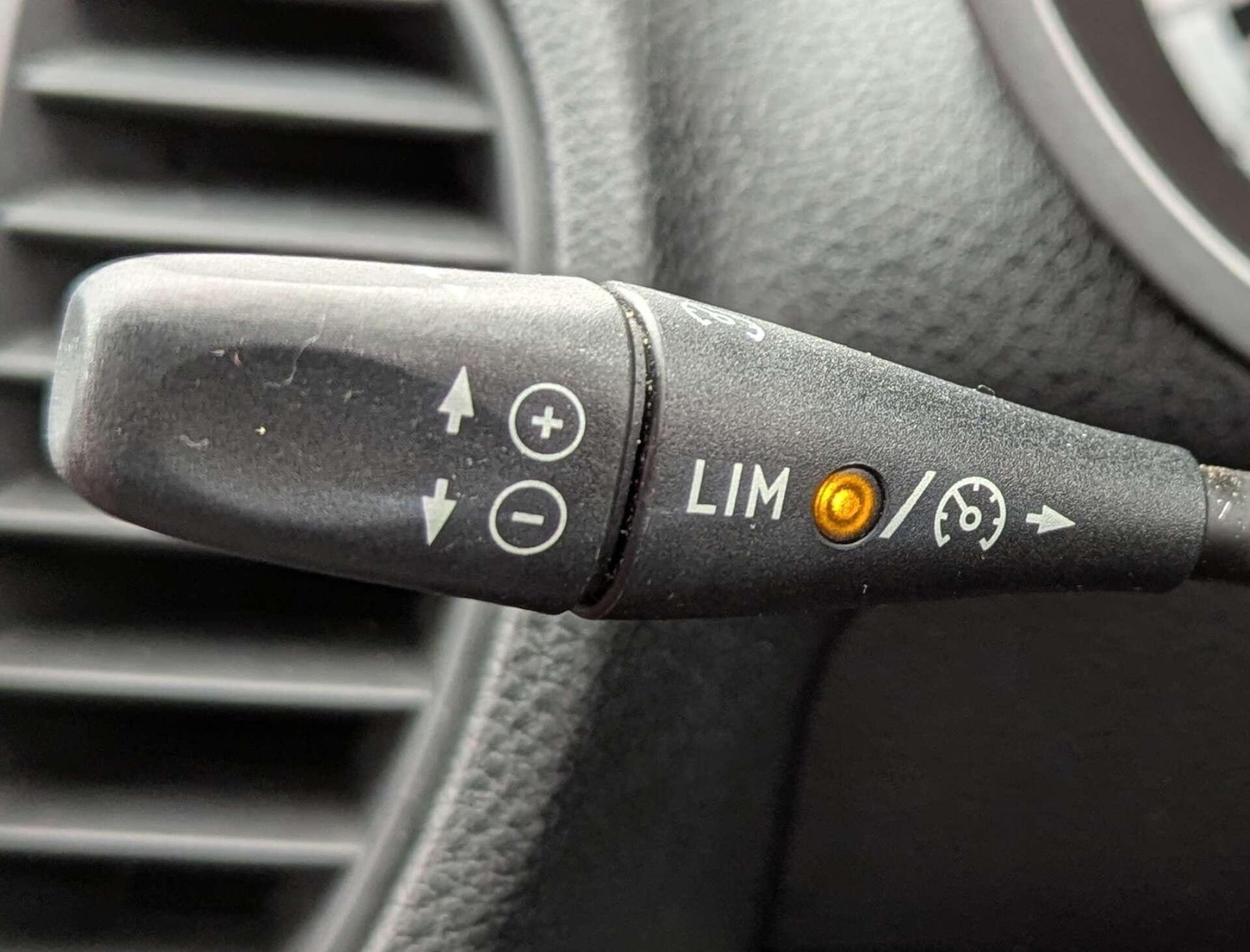 Used Mercedes-Benz SLK 2010 for sale - 76786392: Photo 20