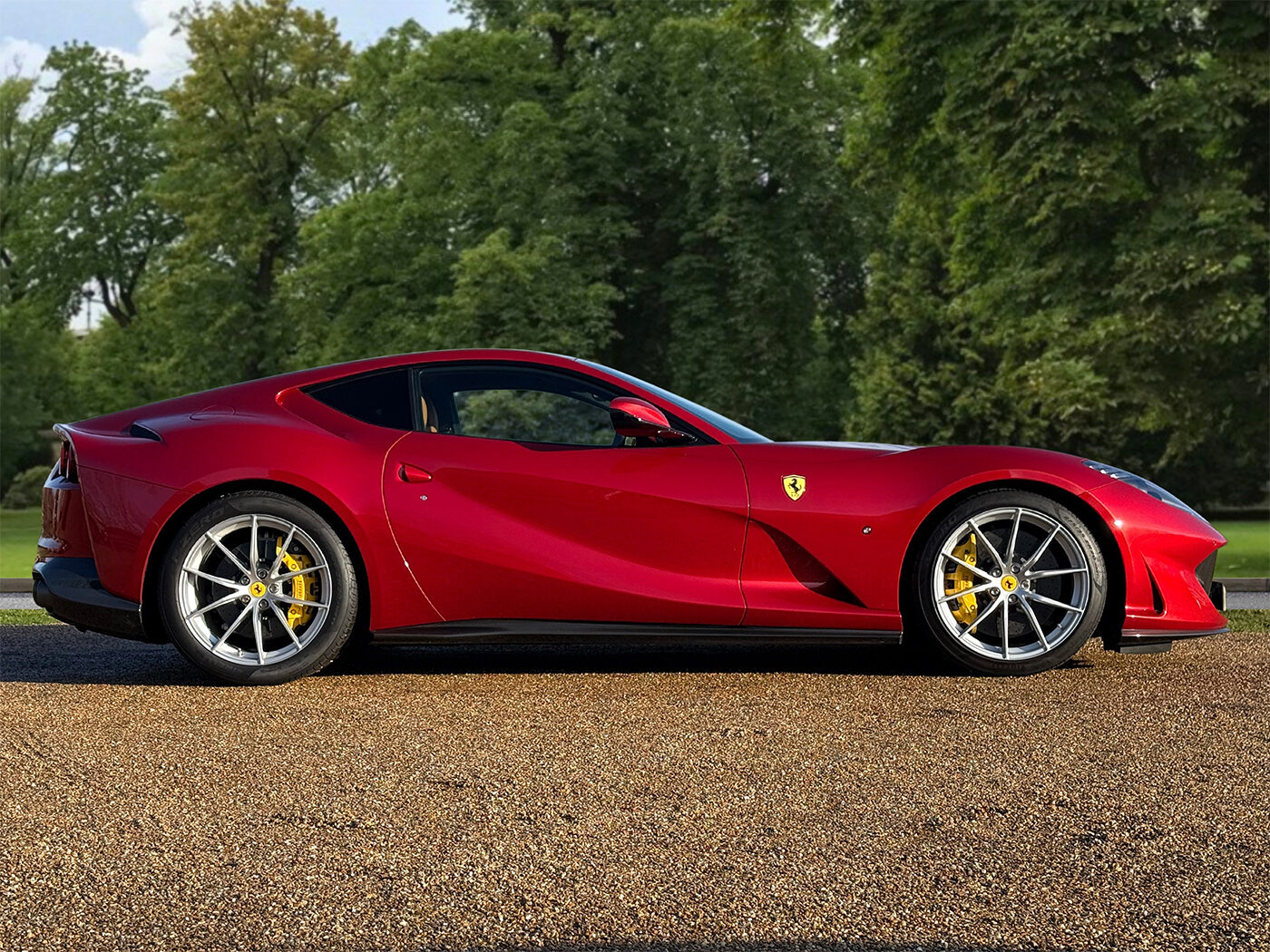 Used Ferrari 812 Superfast 2019 for sale - 77818148: Photo 4