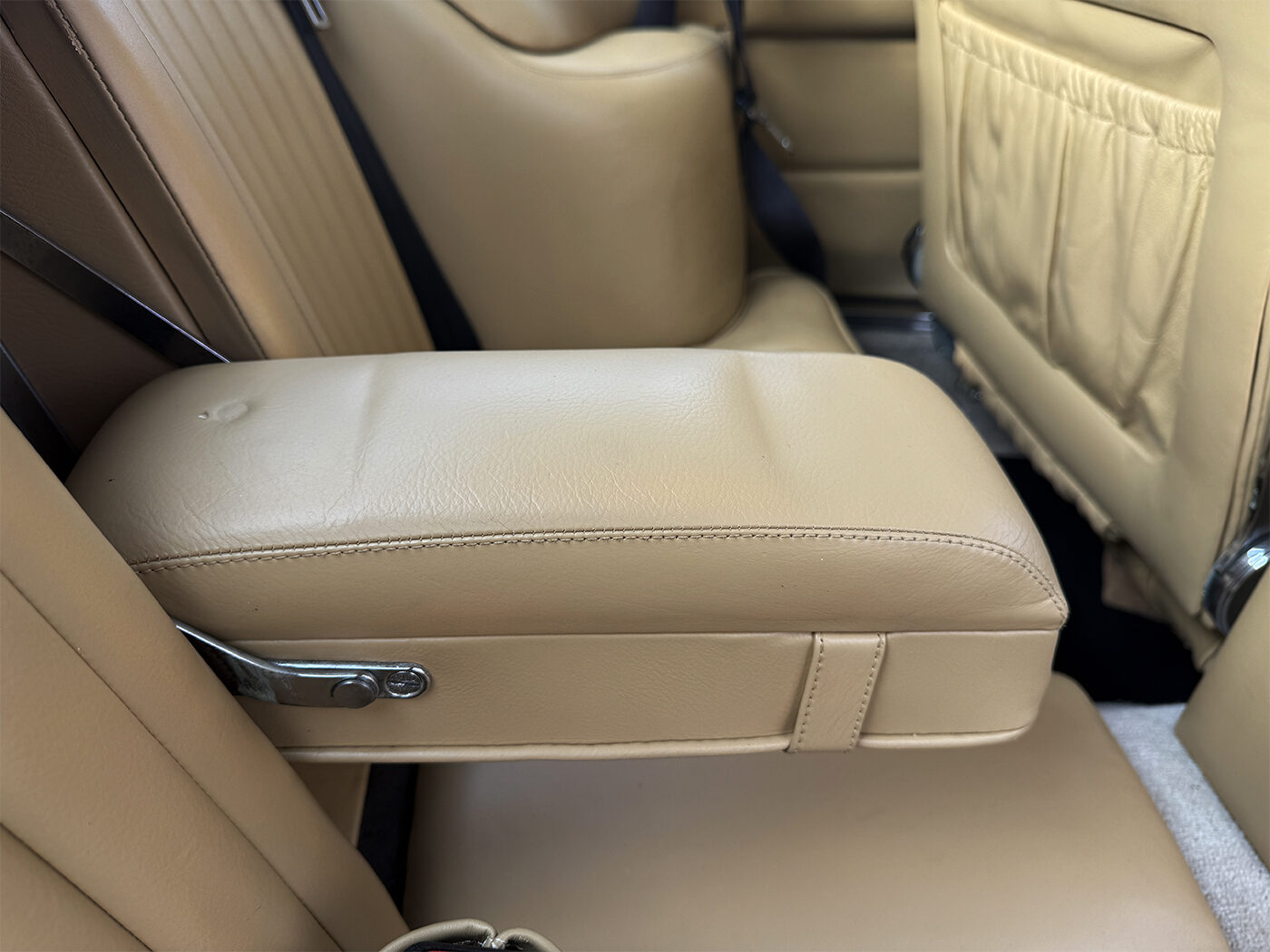 Used Aston Martin V8 1978 for sale - 77818179: Photo 57