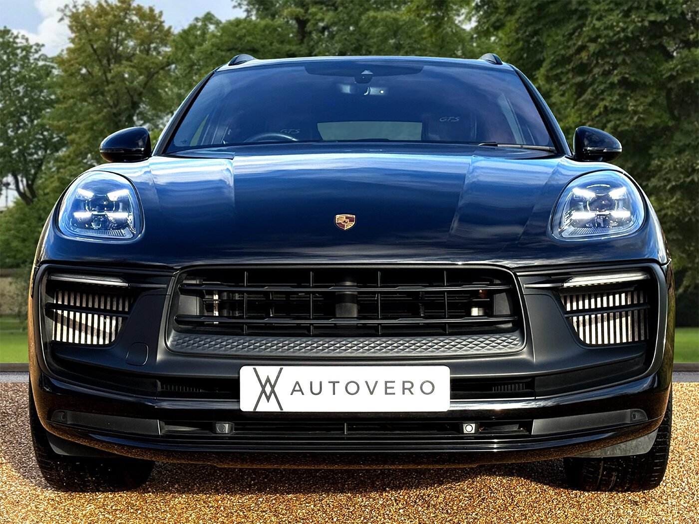 Used Porsche Macan 2024 for sale - 77818156: Photo 2