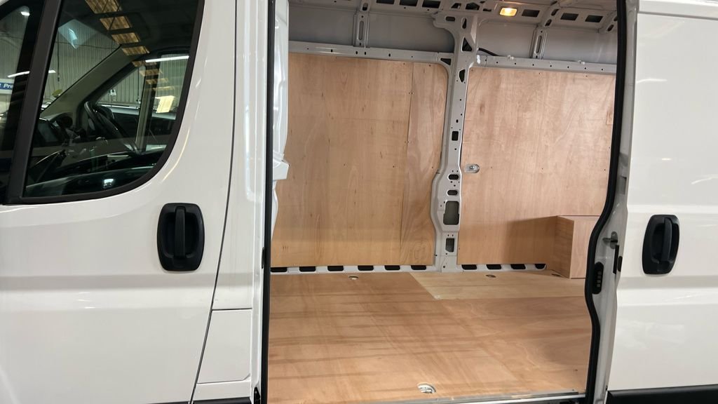 Used Peugeot Boxer 2023 for sale - 77680641: Photo 11