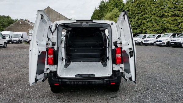Used Vauxhall Vivaro 2023 for sale - 76123695: Photo 3