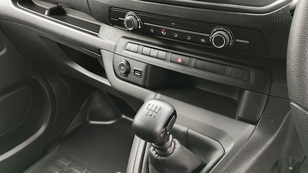Used Vauxhall Vivaro 2023 for sale - 76123695: Photo 6