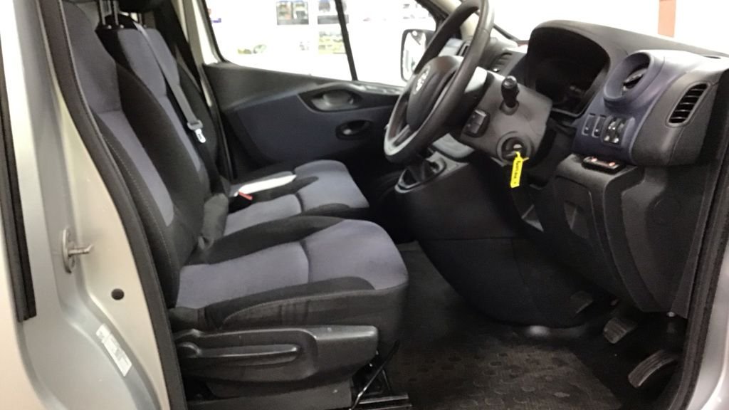 Used Vauxhall Vivaro 2019 for sale - 76470298: Photo 2