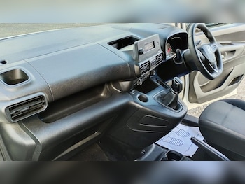 Used Vauxhall Combo 2020 for sale - 76123720: Photo 2