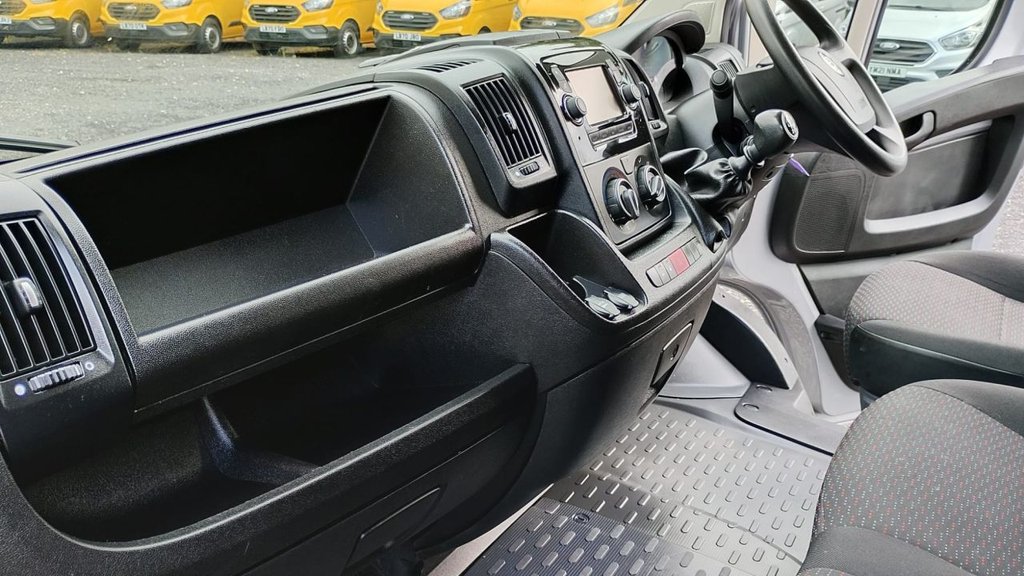 Used Vauxhall Movano 2022 for sale - 76123730: Photo 2