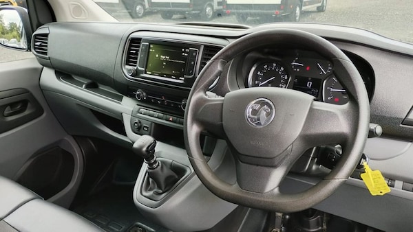 Used Vauxhall Vivaro 2020 for sale - 76123694: Photo 2