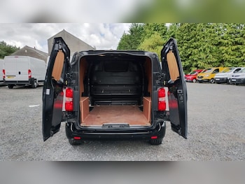 Used Vauxhall Vivaro 2020 for sale - 76123694: Photo 3