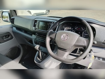 Used Vauxhall Vivaro 2022 for sale - 76123677: Photo 2