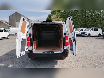 Used Vauxhall Vivaro 2022 for sale - 76123677: Photo 3